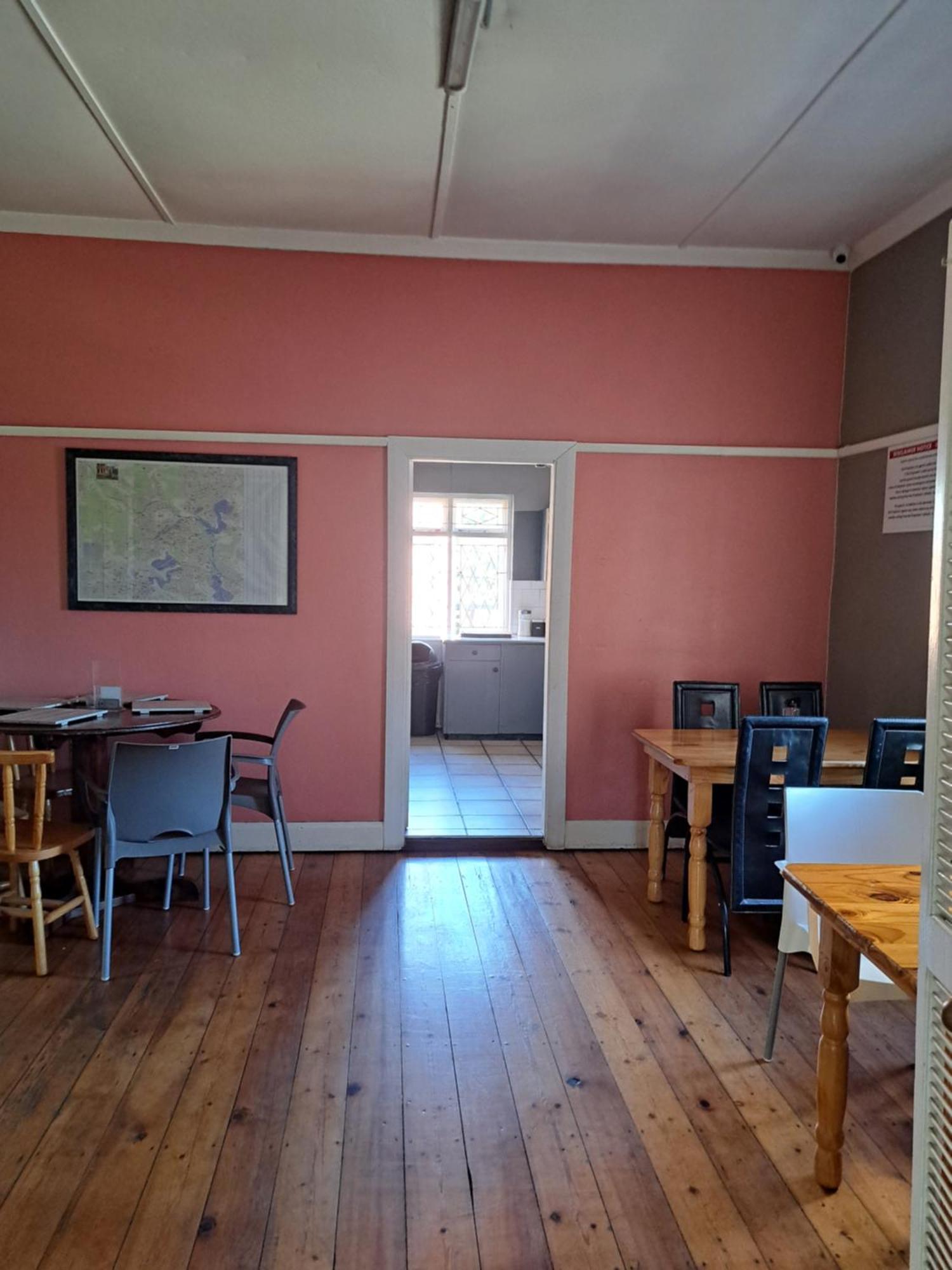 Pmb Backpackers Lodge Пітермаріцбург Екстер'єр фото