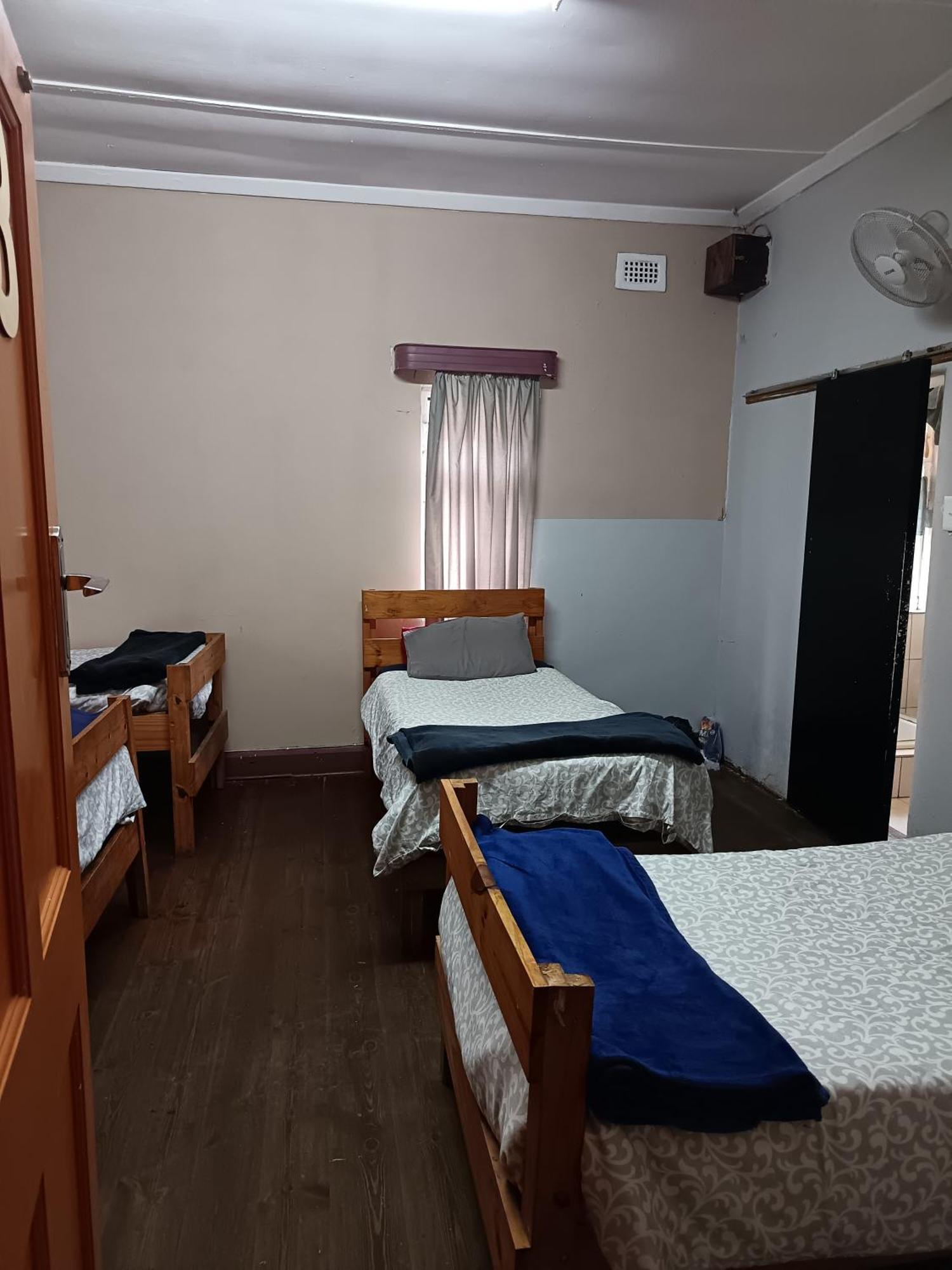 Pmb Backpackers Lodge Пітермаріцбург Екстер'єр фото