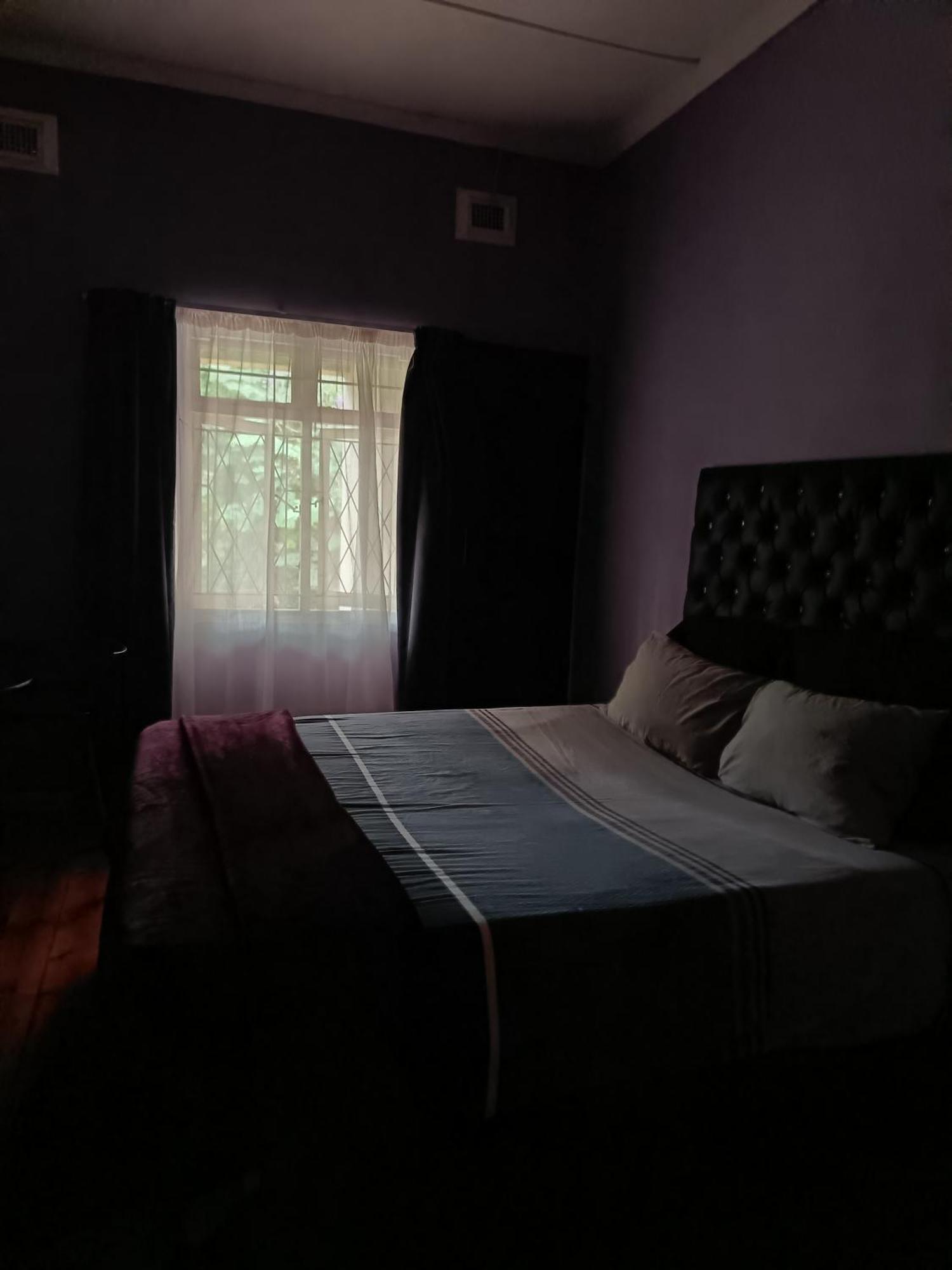 Pmb Backpackers Lodge Пітермаріцбург Екстер'єр фото