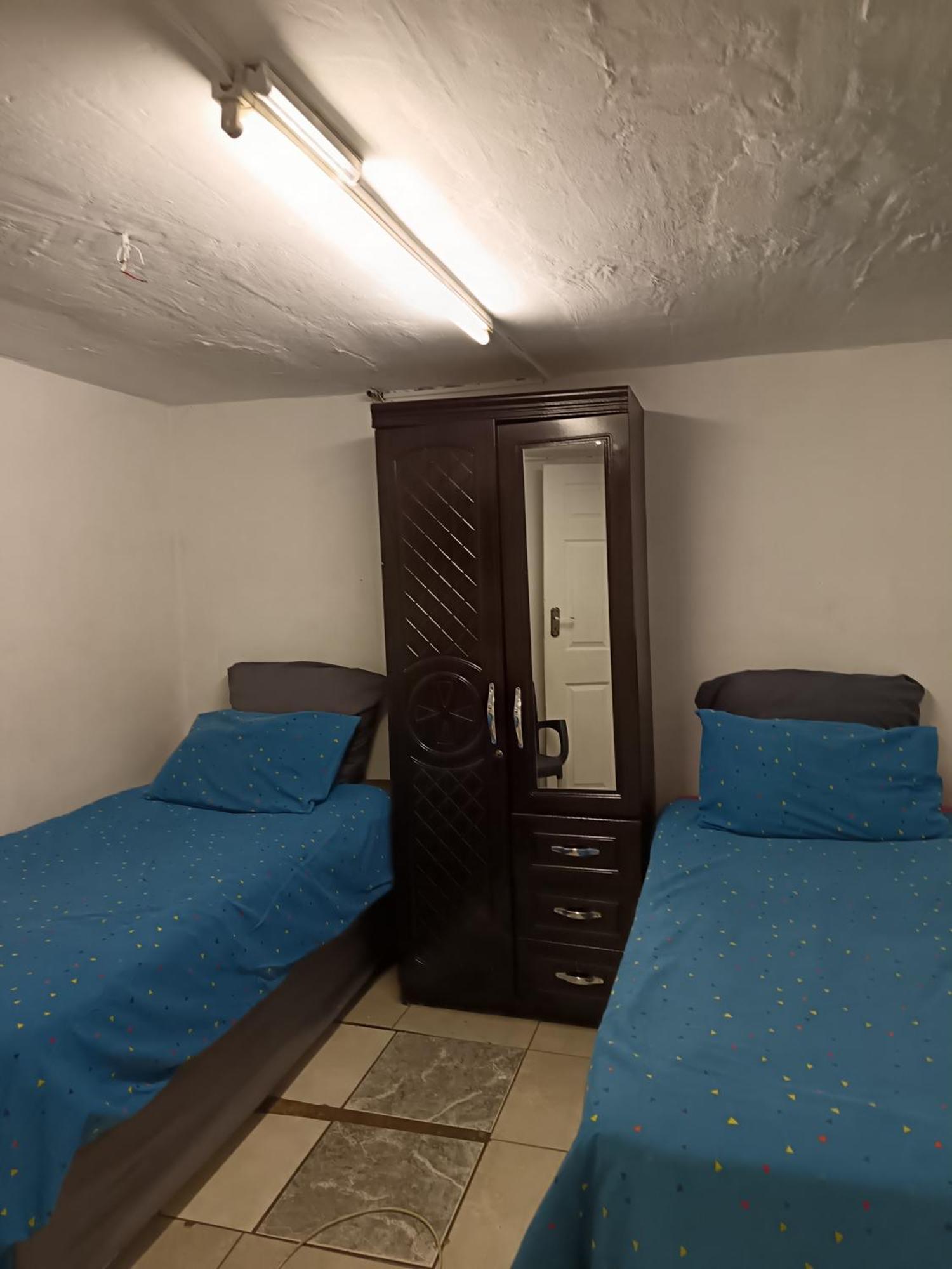 Pmb Backpackers Lodge Пітермаріцбург Екстер'єр фото